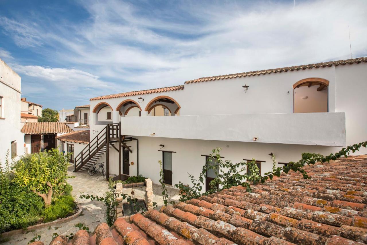Domu Elvira Hotel Muravera Exterior photo